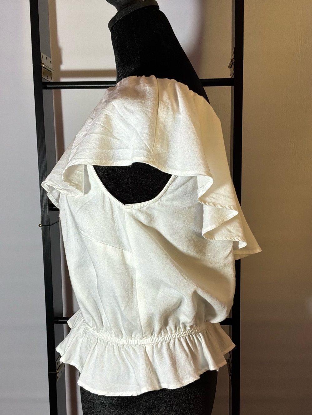 🌙✨Japna White One-Shoulder Ruffle Top - Picture 6 of 14